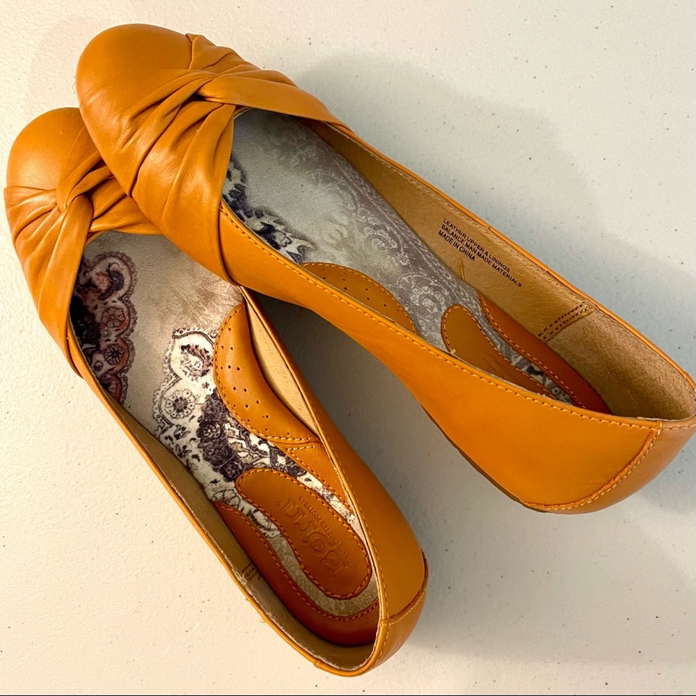 Born Brand, Size 7.5, Pumpkin-Colored, Leather Flats